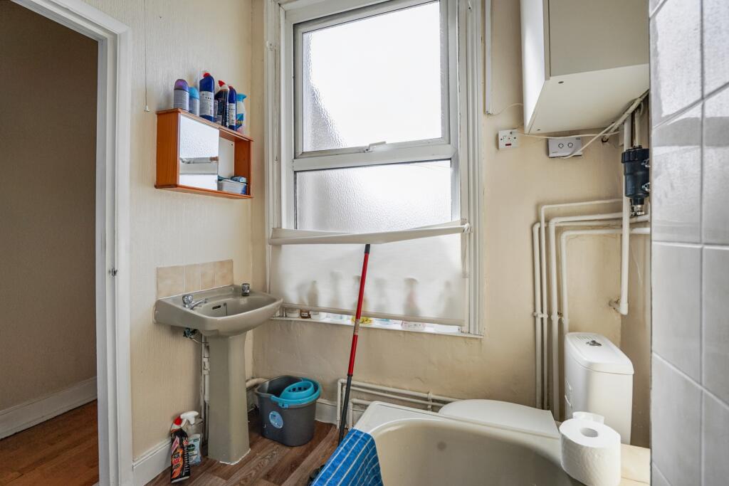 Flat 1, 110 Portland Road, South Norwood London, SE25 4PJ
