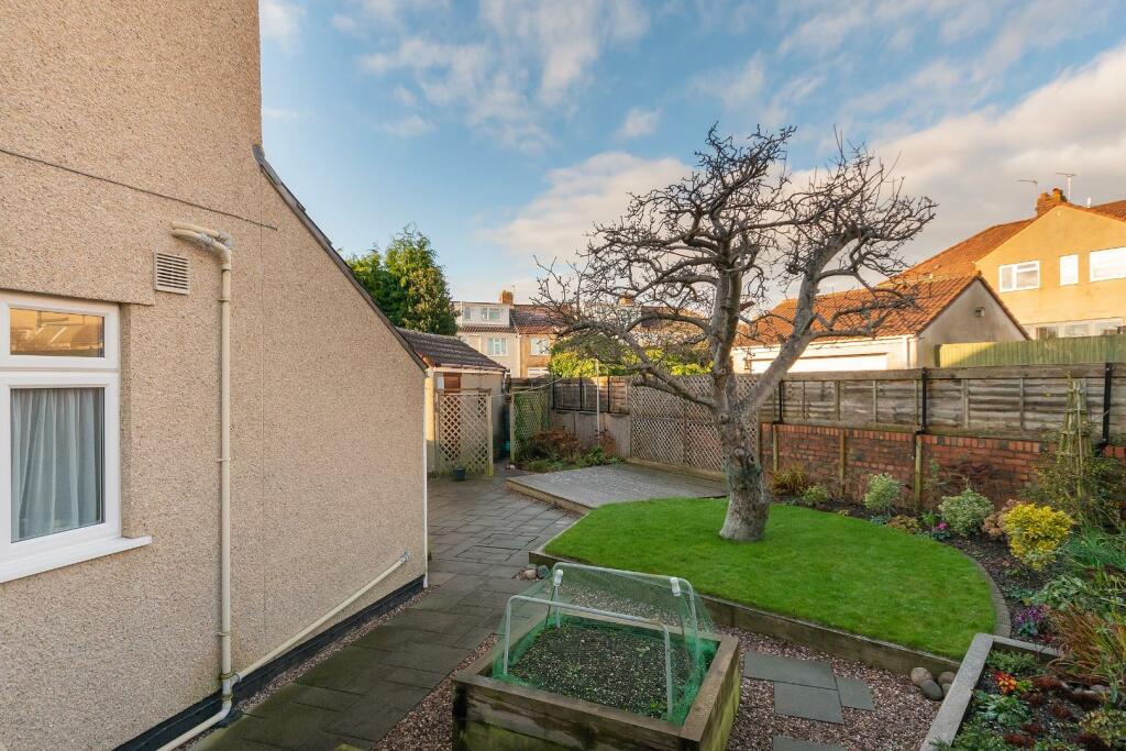 0S9WKE - External G.jpg