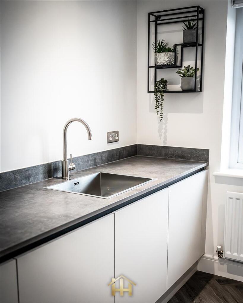 5 NEWALL TERR 080225 EDIT (14 of 54).jpg