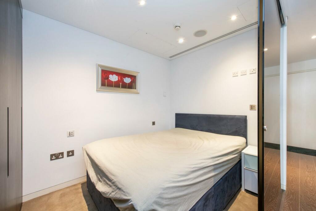 BEDROOM 1 a.jpg