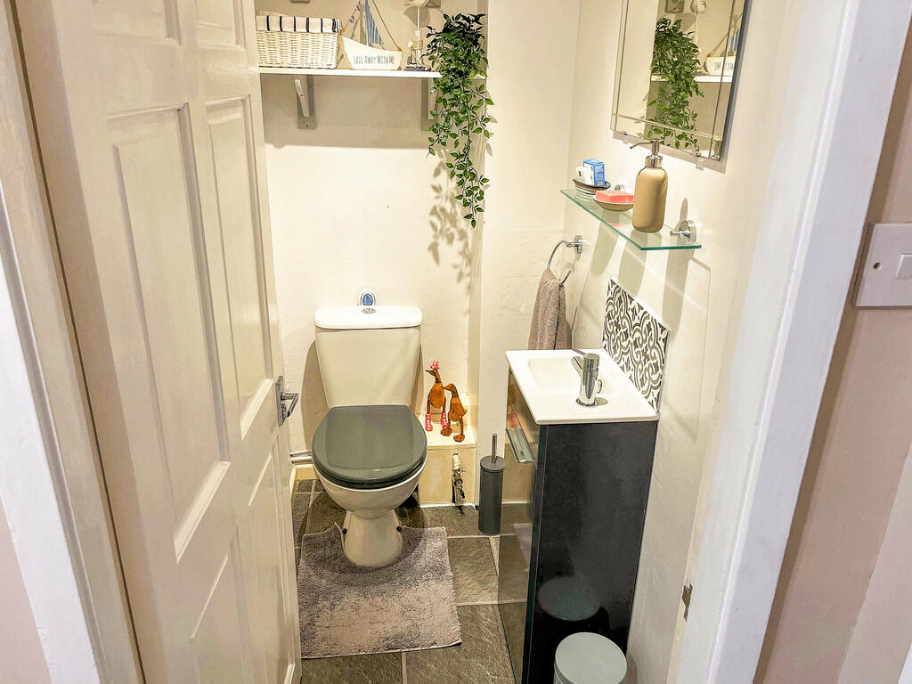 5_Downstairs_WC_e...