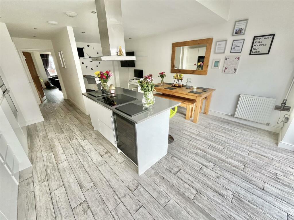 Open Plan Living Dining Kitchen Aspect 4