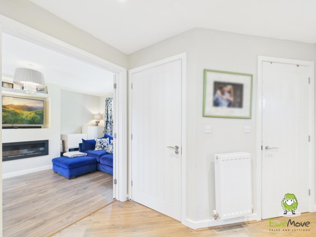 EweMove Estate Agents Basingstoke - Flagstone Cres