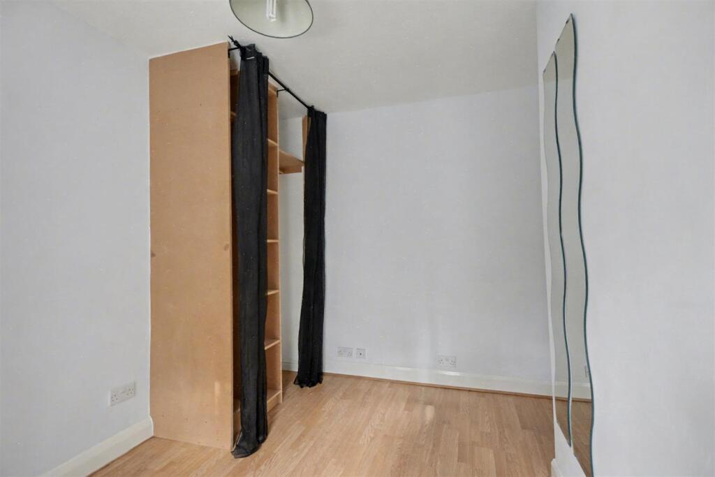 Bedroom 1_3.jpeg