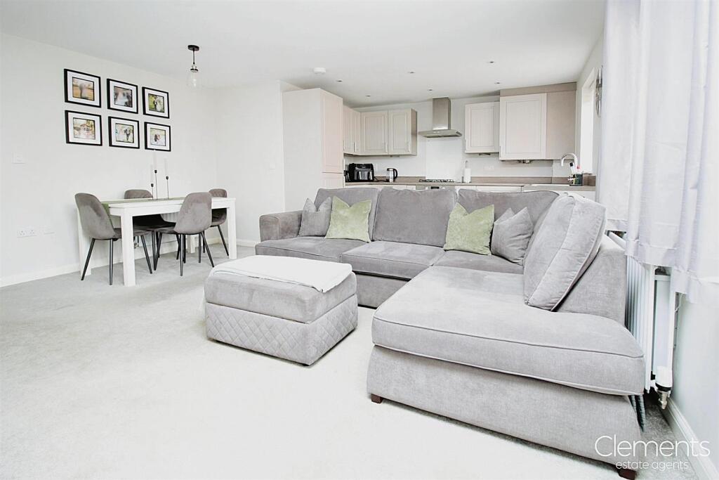 1f7534c0-LOUNGE 20KITCHEN 201.JPG