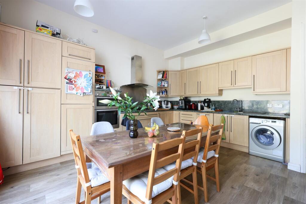 2 Worrall Place 14.JPG