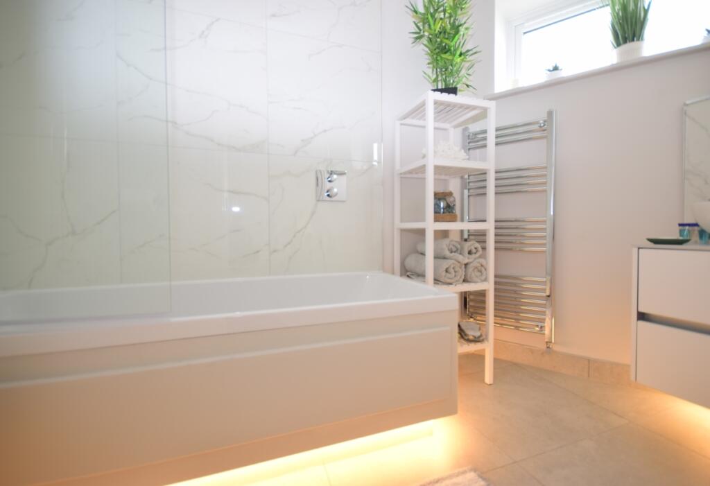 Royal bath en suite