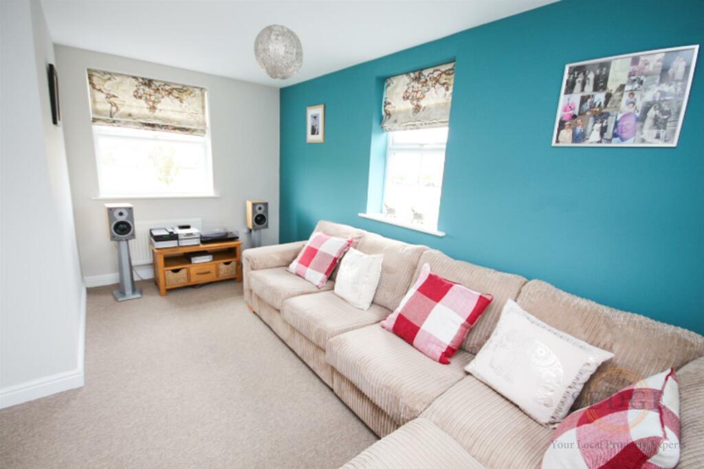 18 derwent way -11.jpg