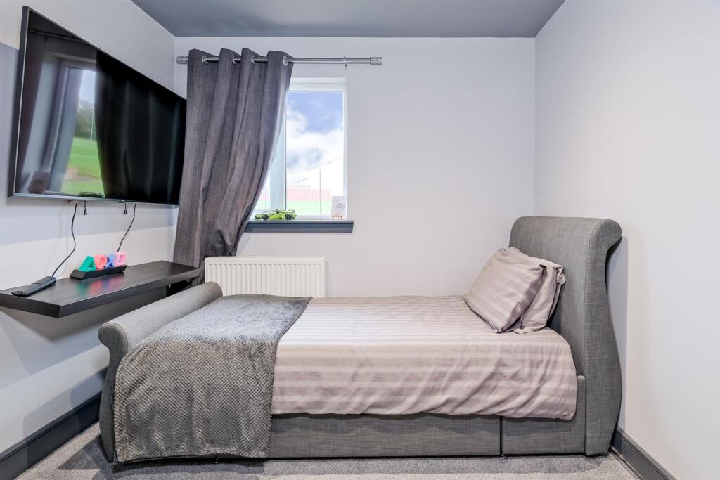 032-32 Kenmore Way, Carluke ML8 5RZ.jpg