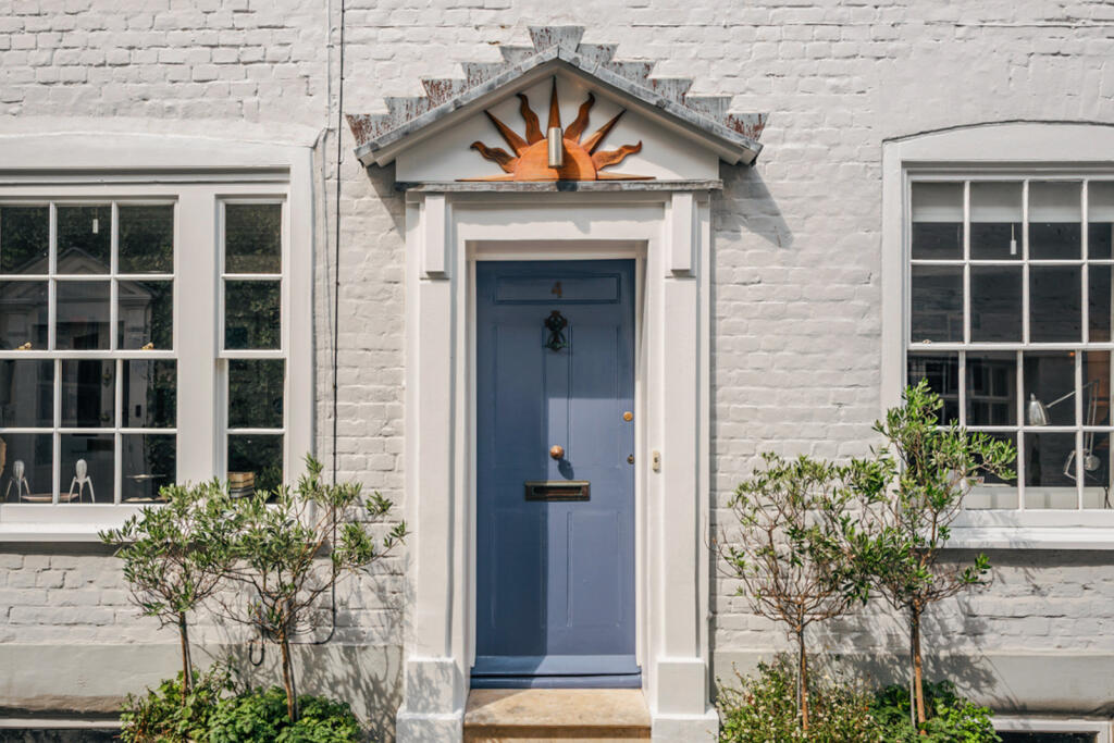 264443 - INIGO_GEORGE ST-201.jpg