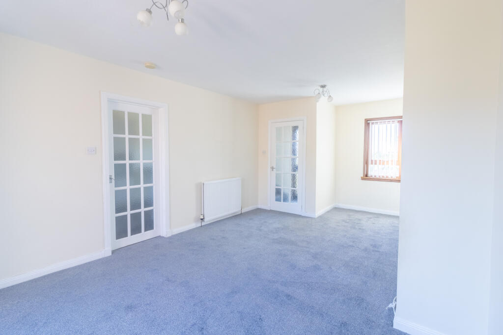 Lounge to Kitchen