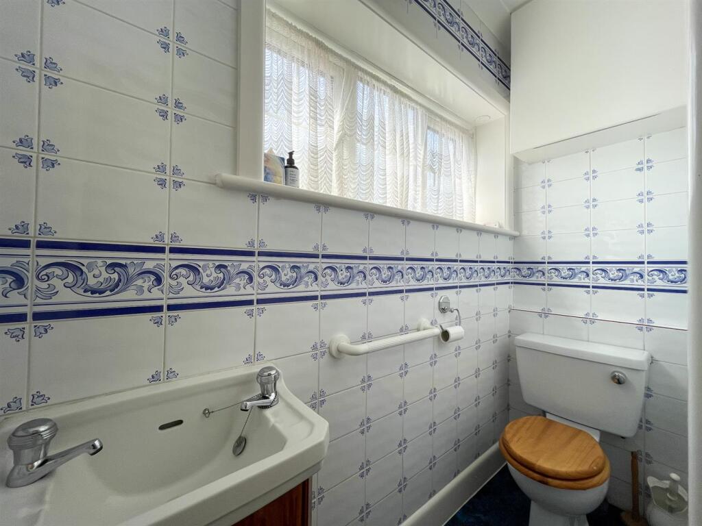 Downstairs cloakroom.jpg