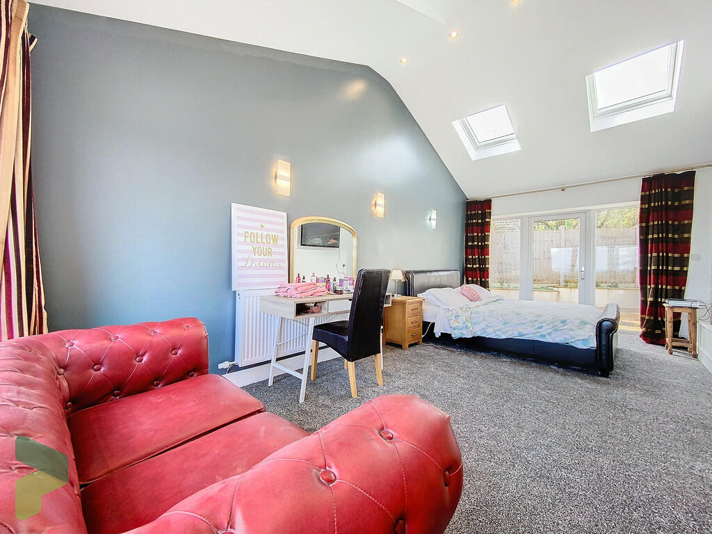 Ground Floor Fami...