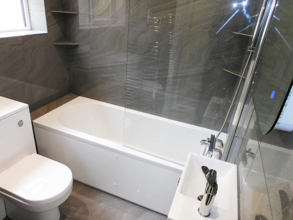 Contemporary Bathr'm