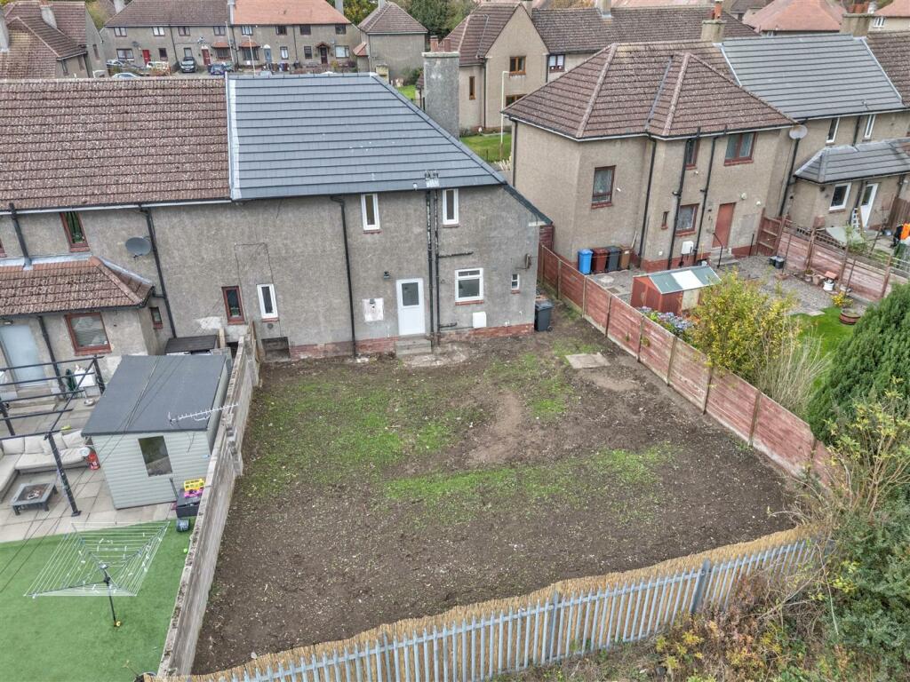 21 Forres Crescent Dundee-15.JPG