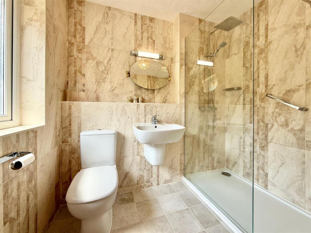 En Suite Shower Room.JPG