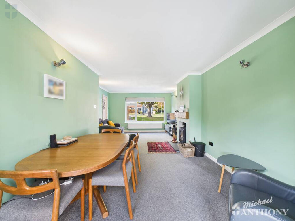 CAM03218G0-PR0821-STILL005-thumbnail-h750-70