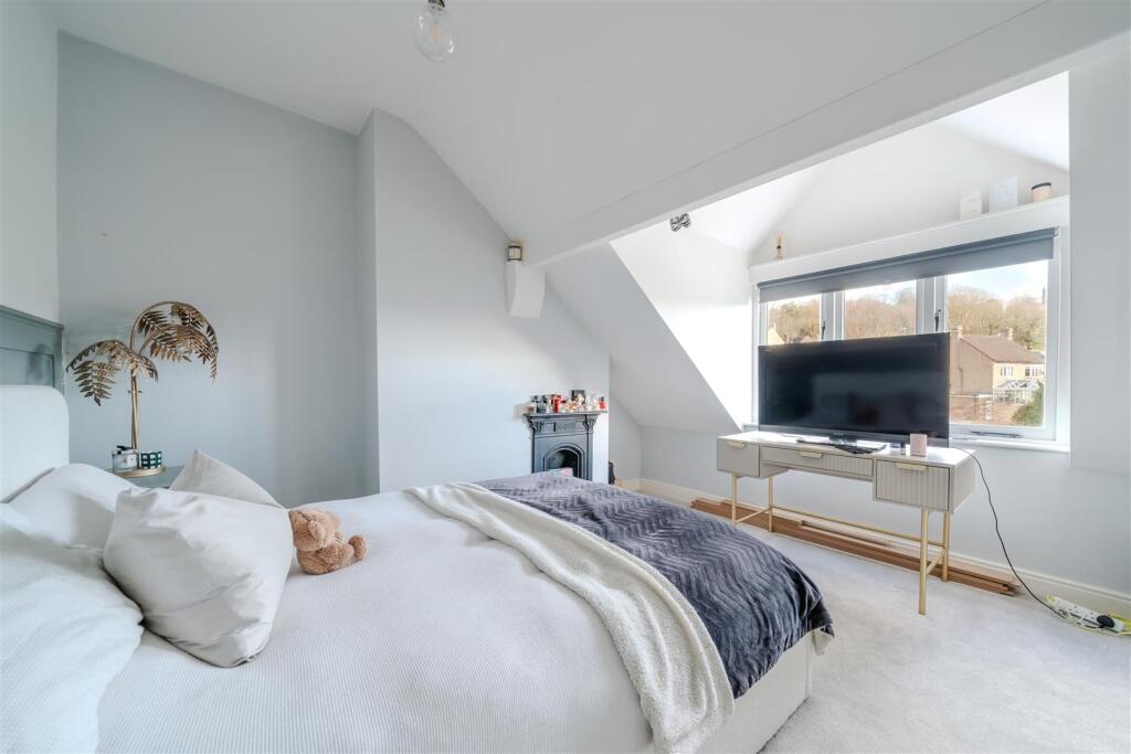 Bedroom 2.jpg