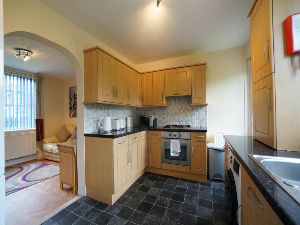 Kitchen 1.JPG