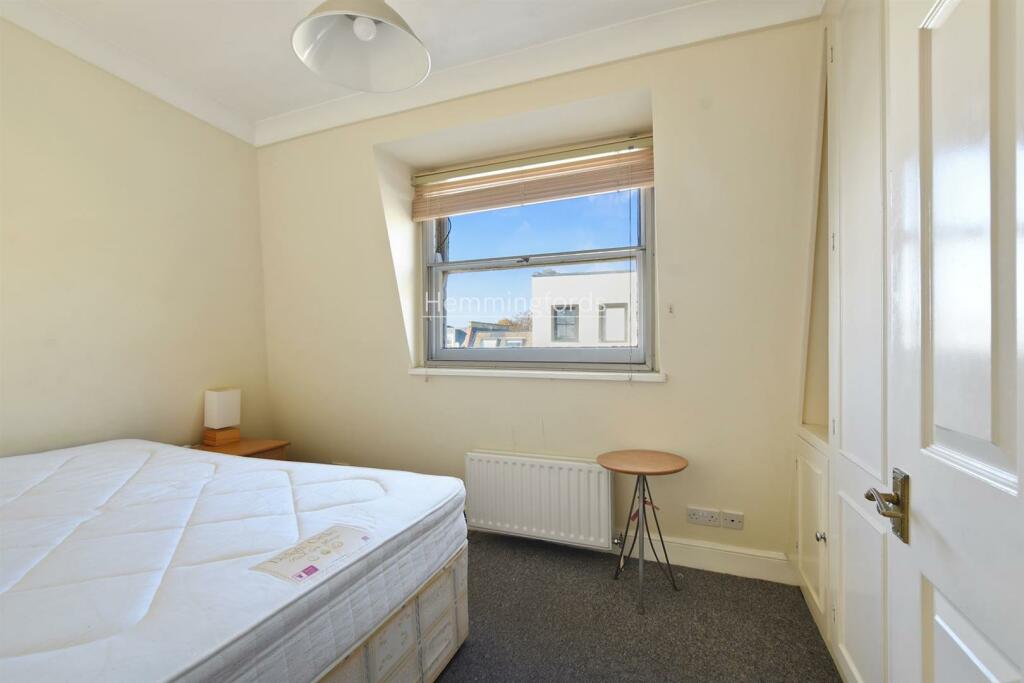 11-f4afGCHMF- Flat 3 128B Camden Road -Original (7