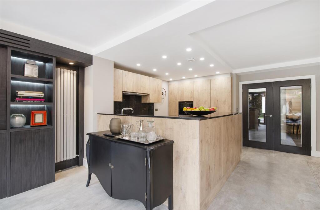 Kitchen -side view 4CC.jpg