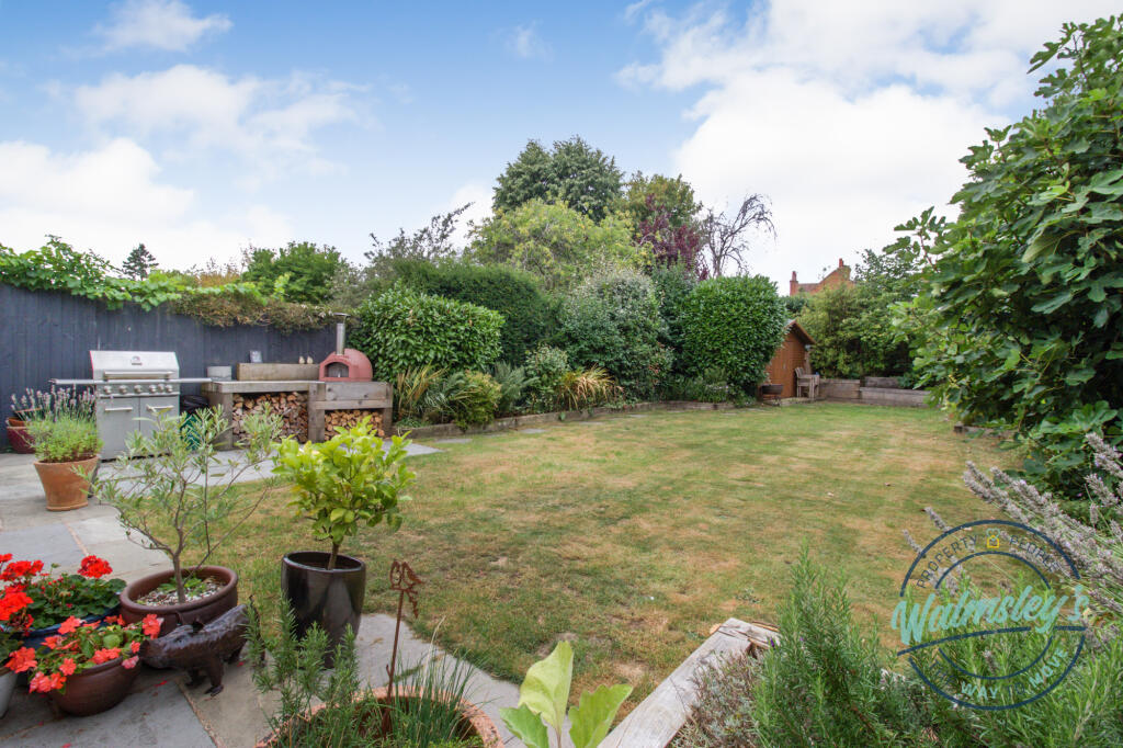 Landscaped rear gardens with storage &amp; outdoor kit