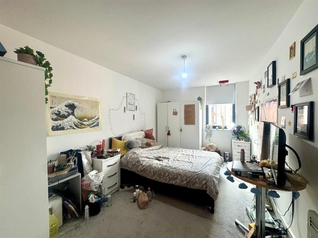 Main bedroom pic 1.jpeg