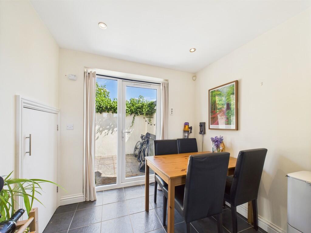 Kitchen / Dining ...