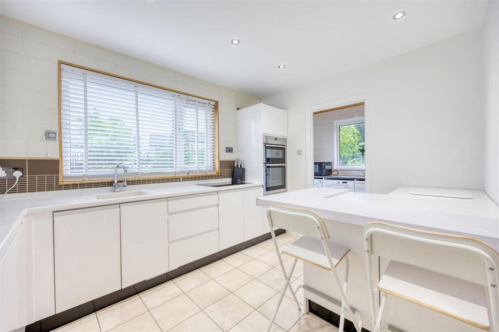 LOW_CROFT_BALMORE_011.JPEG