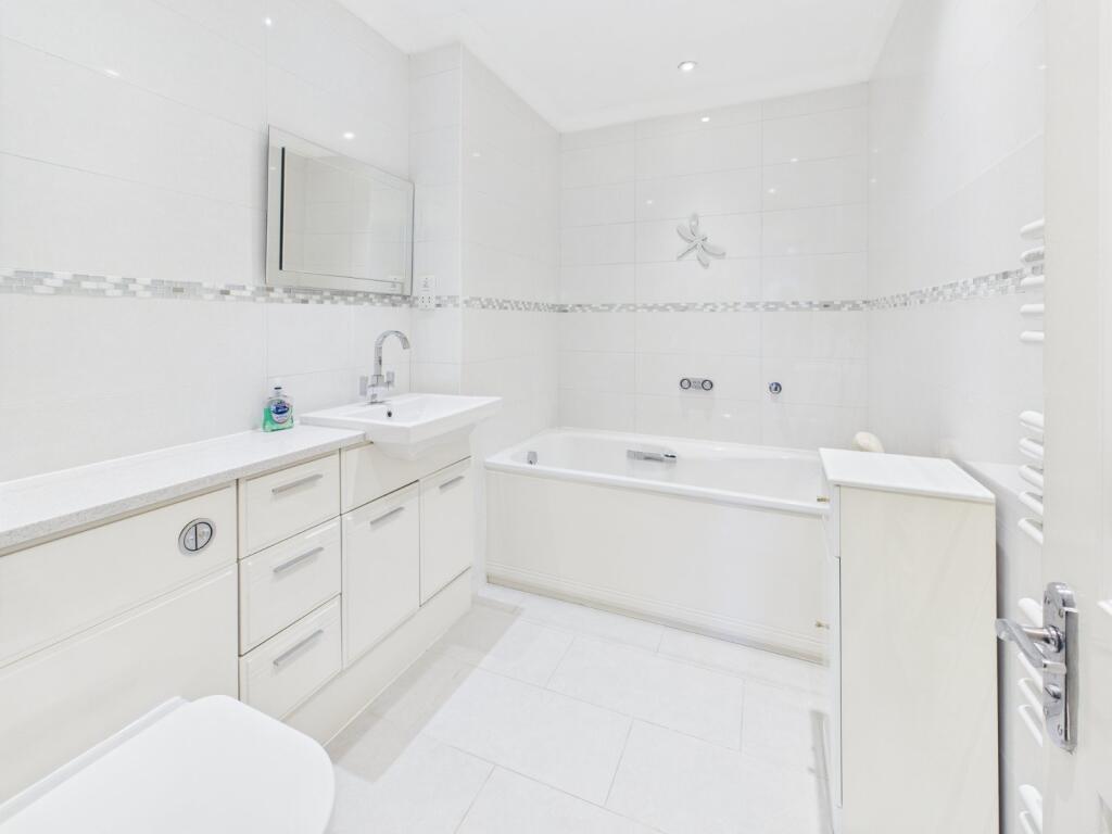 En Suite Bathroom