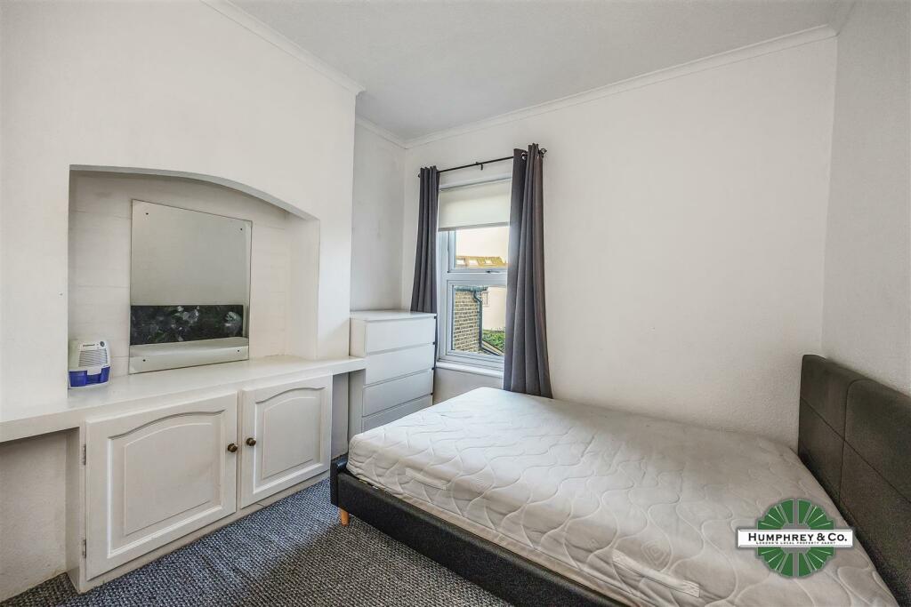 2   Brookdale Road -002.jpg