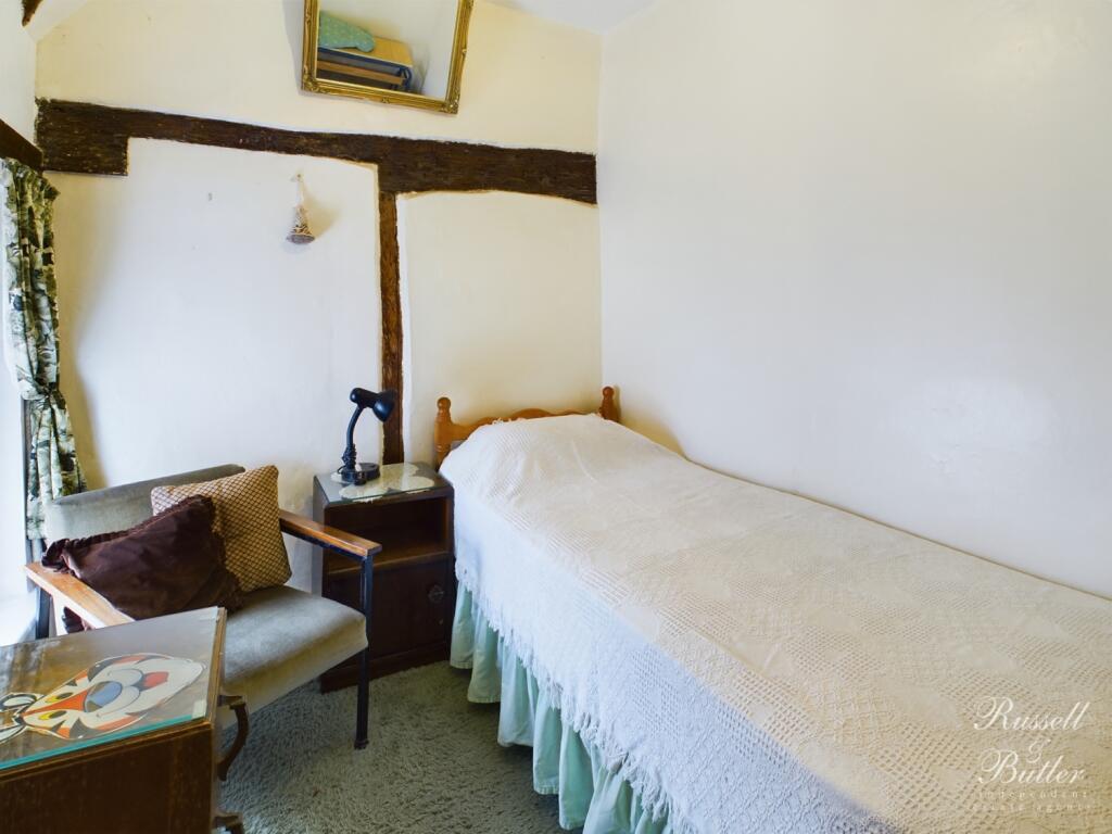 CAM01995G0-PR0203-STILL010