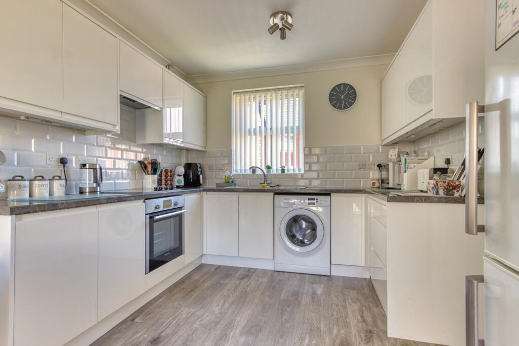 Ewemove Taunton - Venn Close (11)