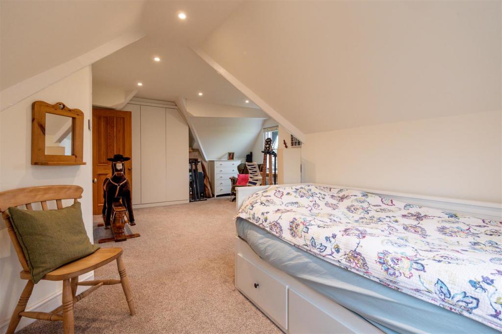Bedroom 4 Aspect 2.jpg