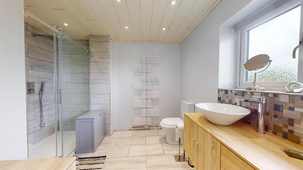 EN SUITE