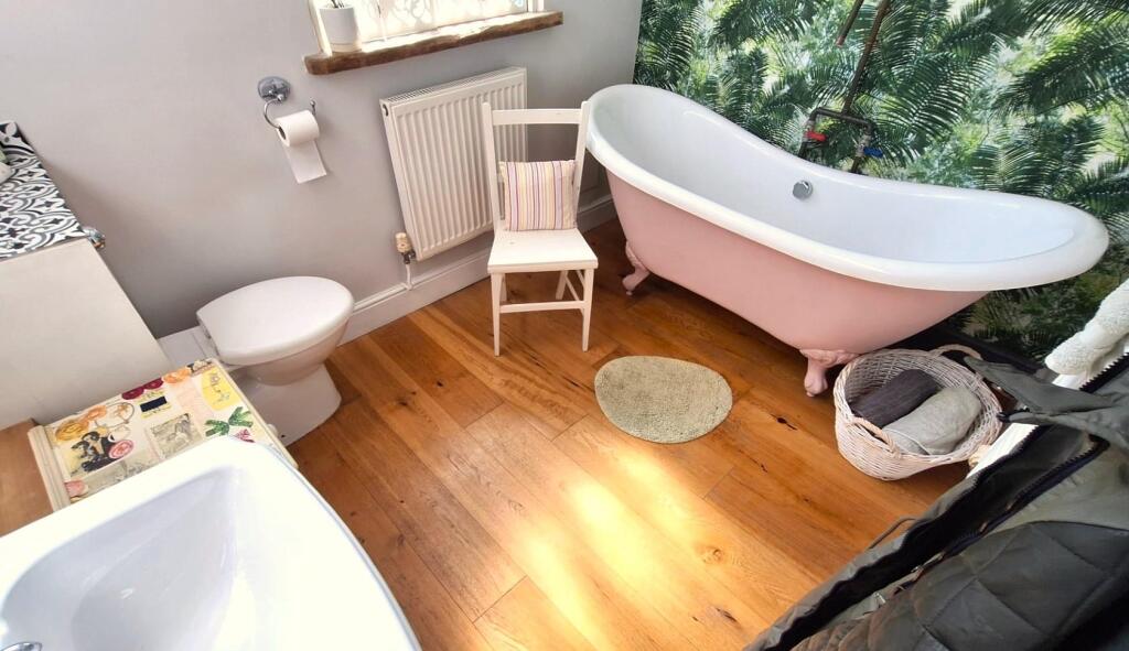 Bathroom.jpg