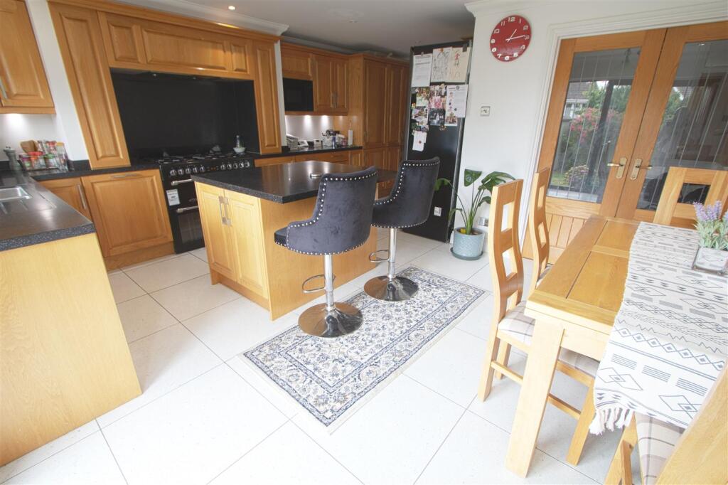 KITCHEN2.jpg