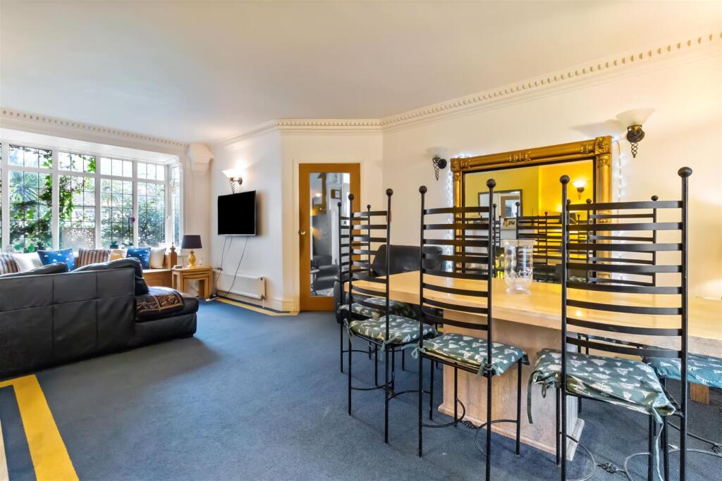 St Raphael Road 3-032.jpg