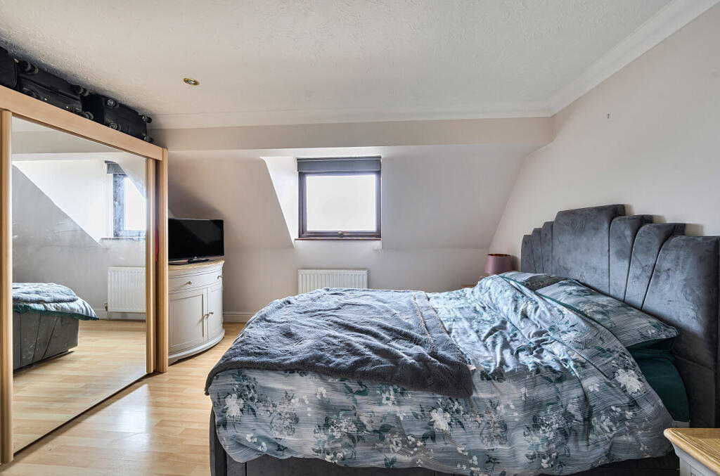 1364643-10-68ee72...