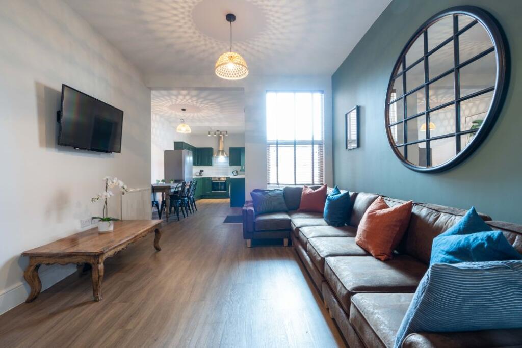 35KR - Living Area