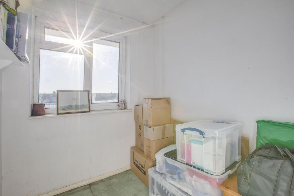 39 Lexington Ave, Maidenhead, SL6 4HL (LOW RES)-2