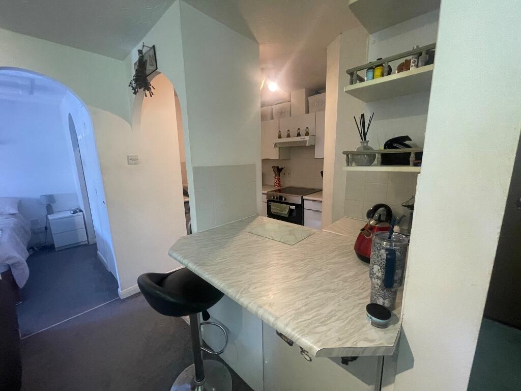 KITCHEN SEMI OPEN