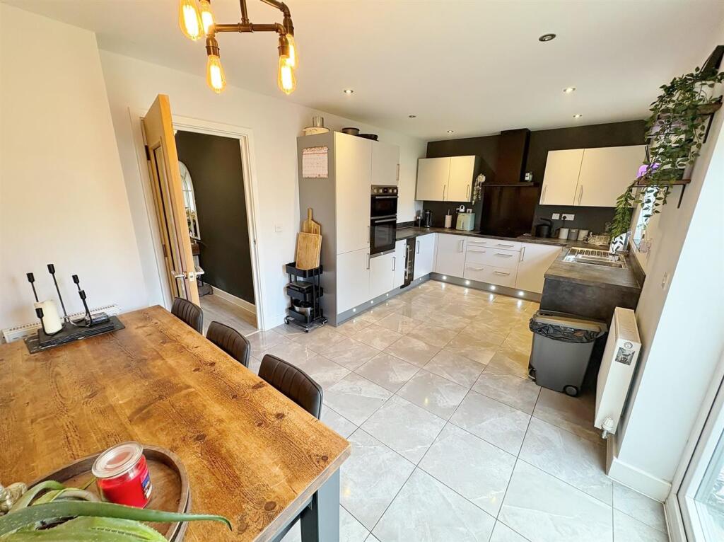 Kitchen Diner