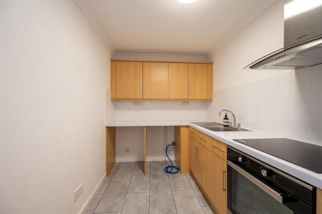 Flat 5 128 Elm Grove 25 18.jpg