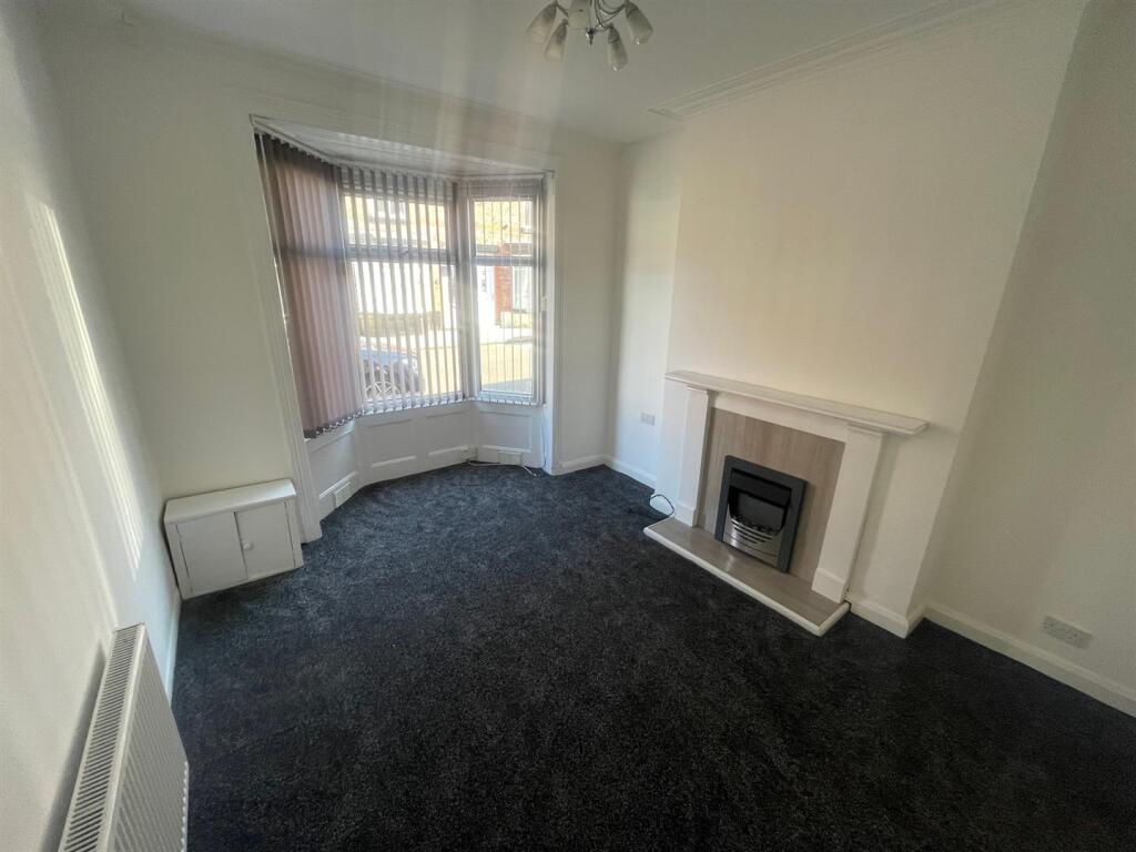 lounge 1.jpg