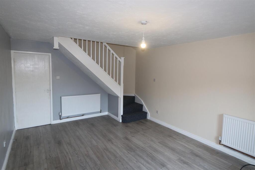 Lounge 2.JPG