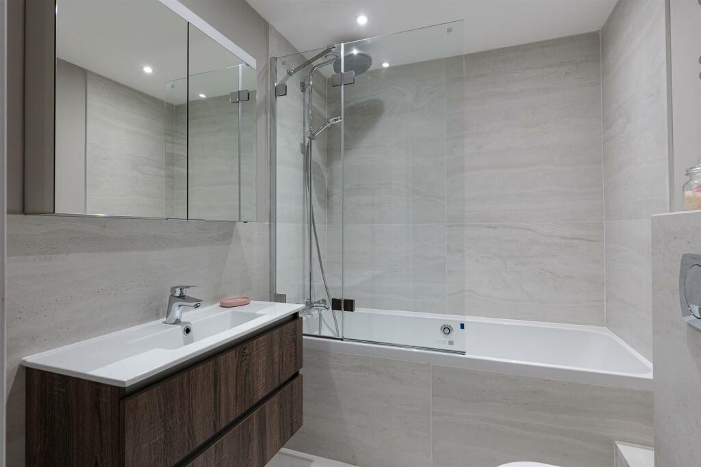 Bedroom Two En-Suite