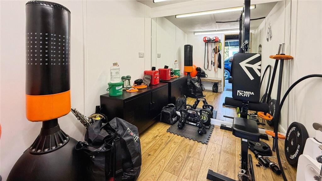 Garage 2