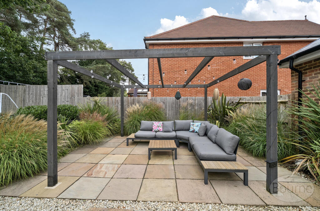 a8da6321-b933-4f9...