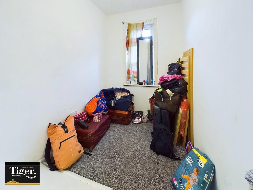 CAM02176G0-PR0461...